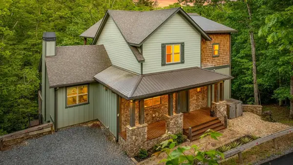 152 N Hiawatha Trail, Blue Ridge, GA 30513