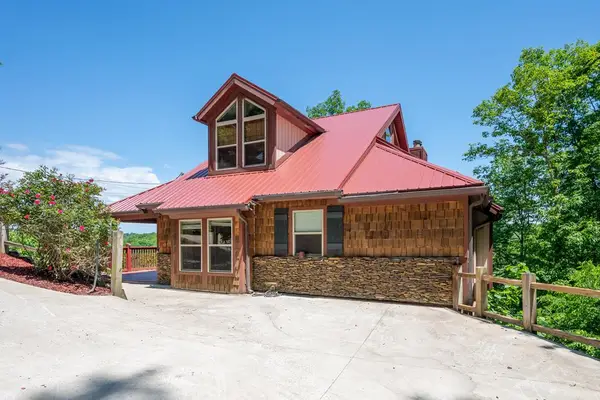 561 Summit Lane, Ellijay, GA 30540