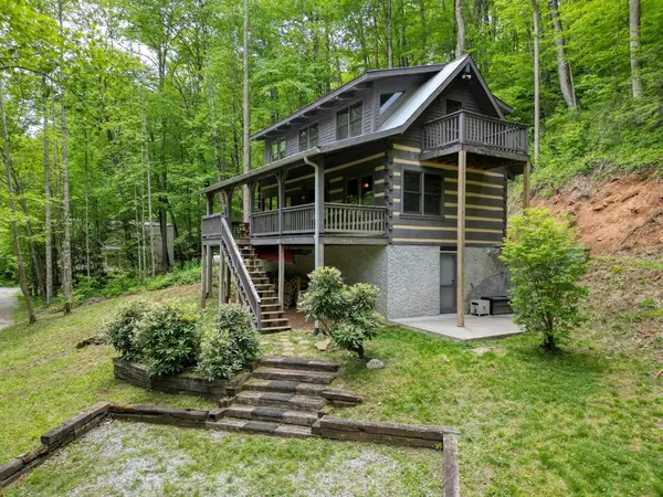 180 Dream Catcher Cove, Hayesville, NC 28904
