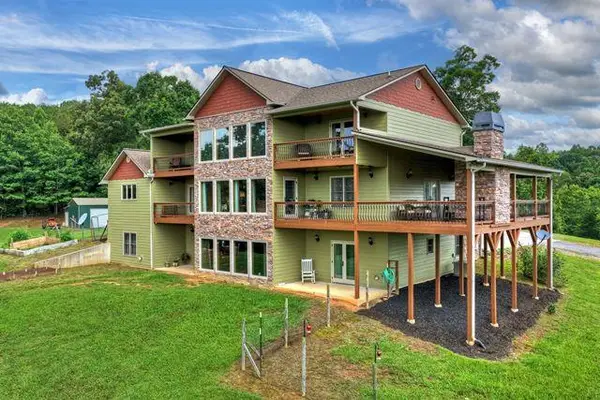 384 Dean Road, Mineral Bluff, GA 30559