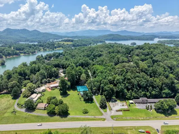 55 Chatuge Village Drive, Hayesville, NC 28904
