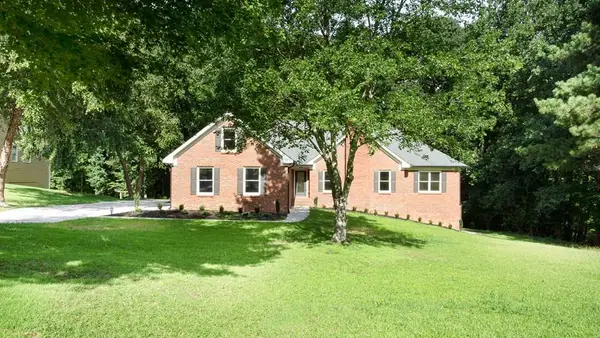 1055 Windridge Dr, Loganville, GA 30052