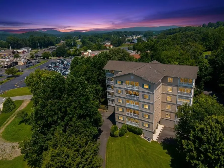 121 N River Street Unit 2a, Hiawassee, GA 30546 - #3