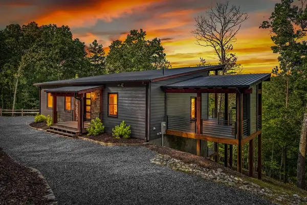 65 Wolf Creek Heights, Mineral Bluff, GA 30559