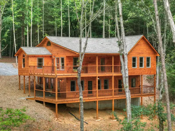 394 Blackberry Circle, Ellijay, GA 30536