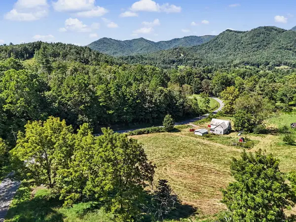 323 Burch Cove Road, Hayesville, NC 28904