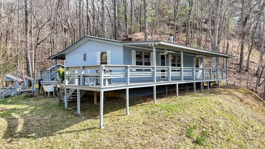 240 Ruby Lake Drive N, Hiawassee, GA 30546 - #2