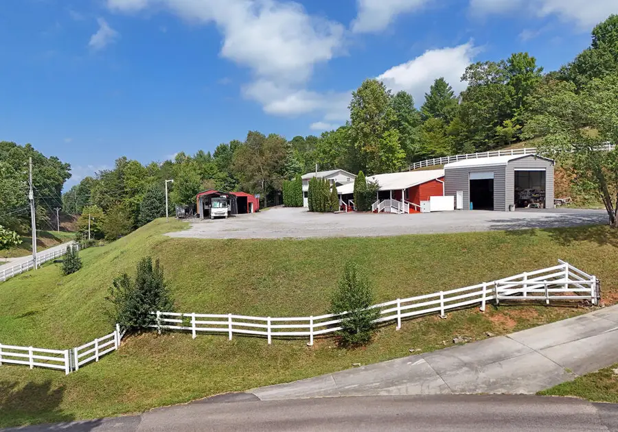 501 Sunnyside Shores Road, Hiawassee, GA 30546 - #2