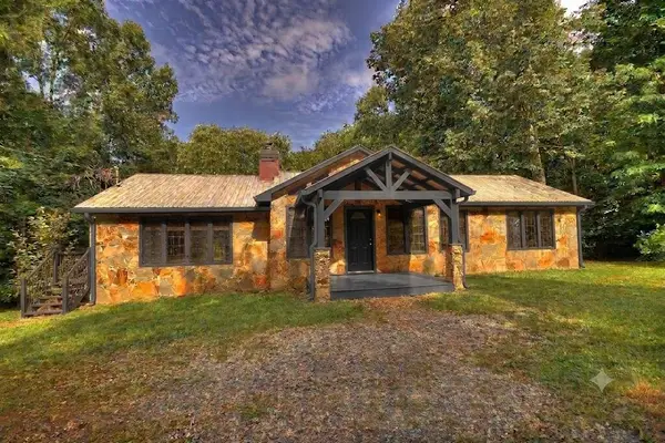 333 Orchard Loop Road, Ellijay, GA 30536