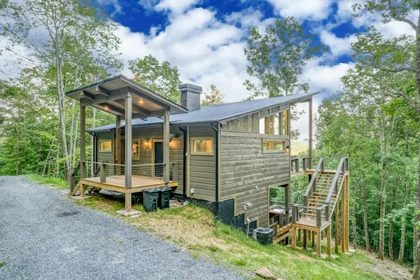 281 Raintree Bend, Blue Ridge, GA 30513