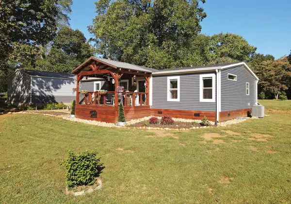 460 Holly Point Drive, Murphy, NC 28906