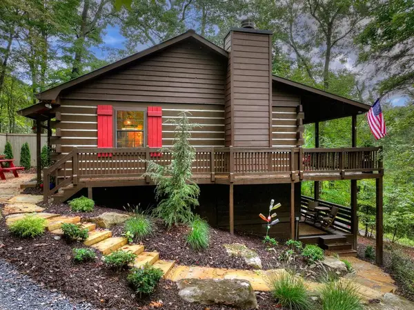 392 Cascades Lane, Blue Ridge, GA 30513