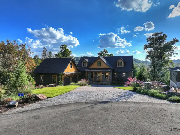 387 Hickory Way, Mineral Bluff, GA 30559