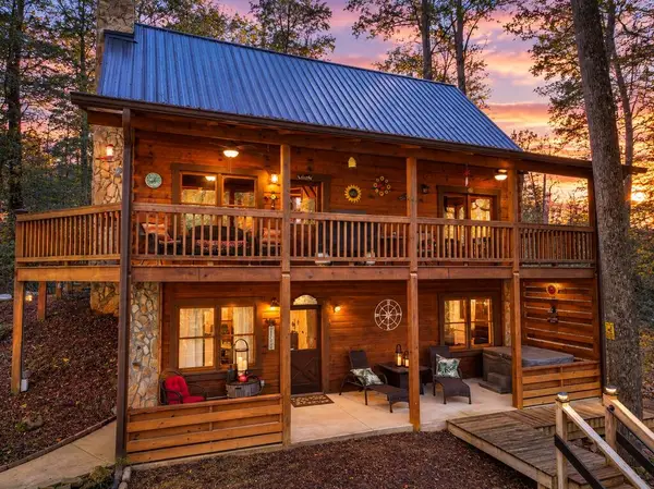 196 Mossy Rock Lane, Ellijay, GA 30540