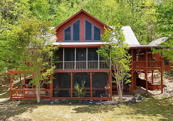 327 Prospectors Pass, Ellijay, GA 30536