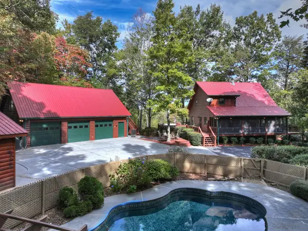 5 Hidden Valley Lakes Drive East, McCaysville, GA 30559