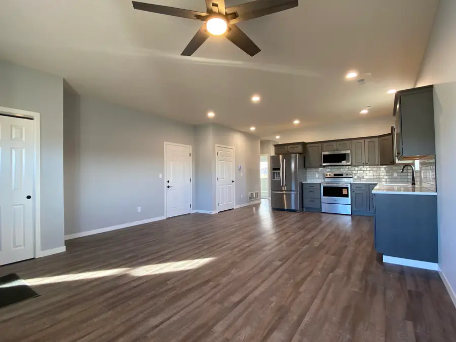 828 9th Street, Columbus, NE 68601 - #3