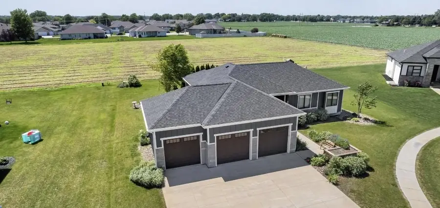 374 S Quail Landing Place, Columbus, NE 68601 - Image #2