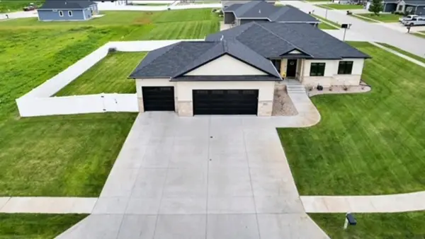 1860 49th Ave, Columbus, NE 68601