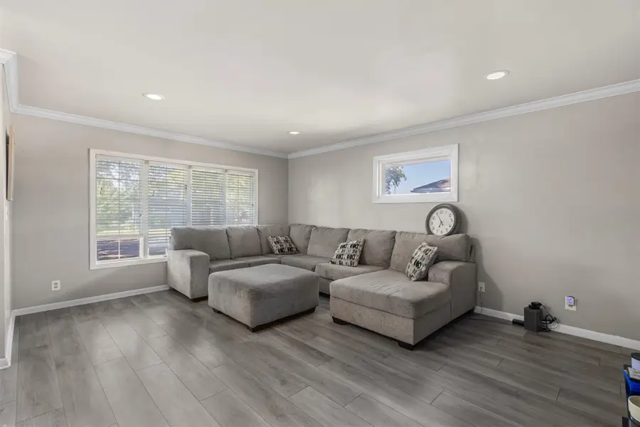 145 S Rose Lane, Columbus, NE 68601 - Image #2