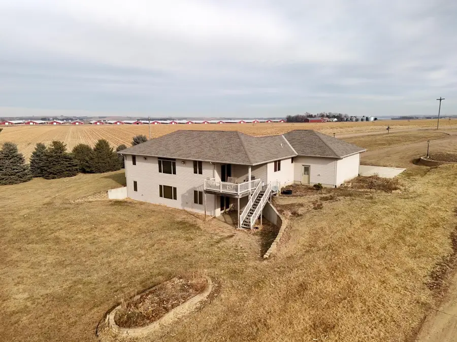 745 E 83rd Street, Columbus, NE 68601 - Image #3