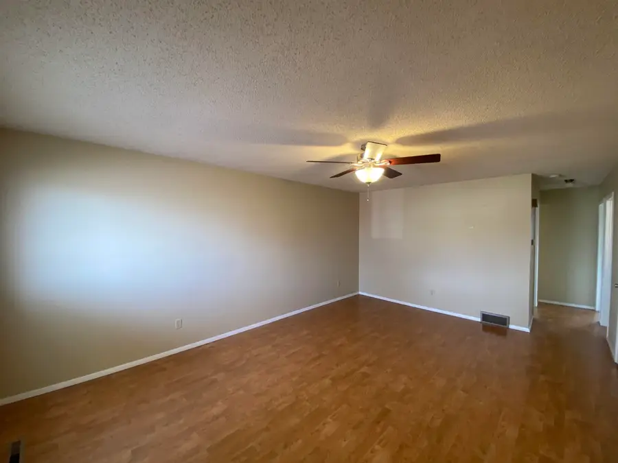 325 28th Street, Columbus, NE 68601 - Image #2