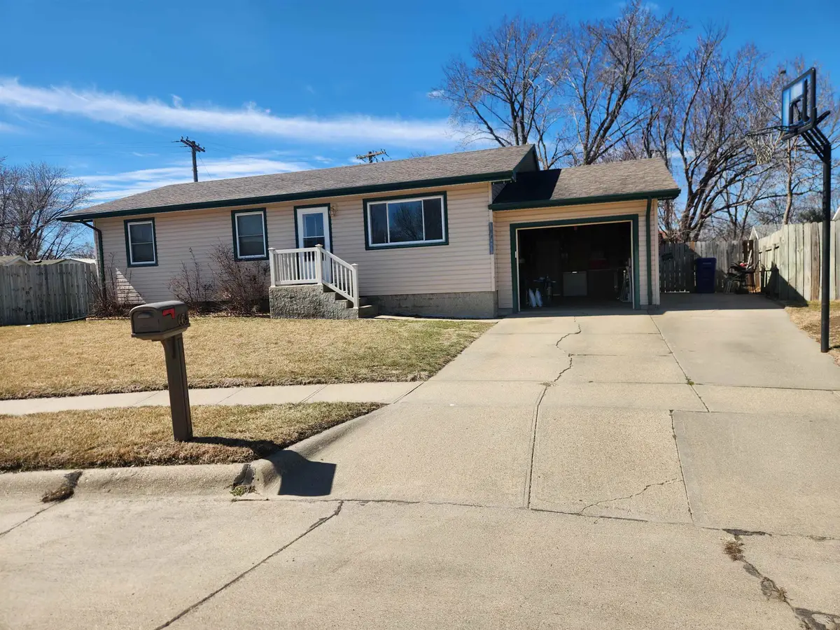 664 Louis Place, Columbus, NE 68601 - #1