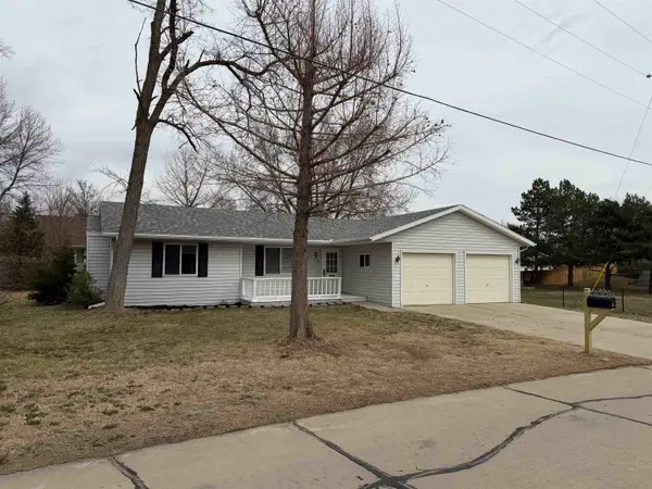 6 Sandy Point Drive, Columbus, NE 68601