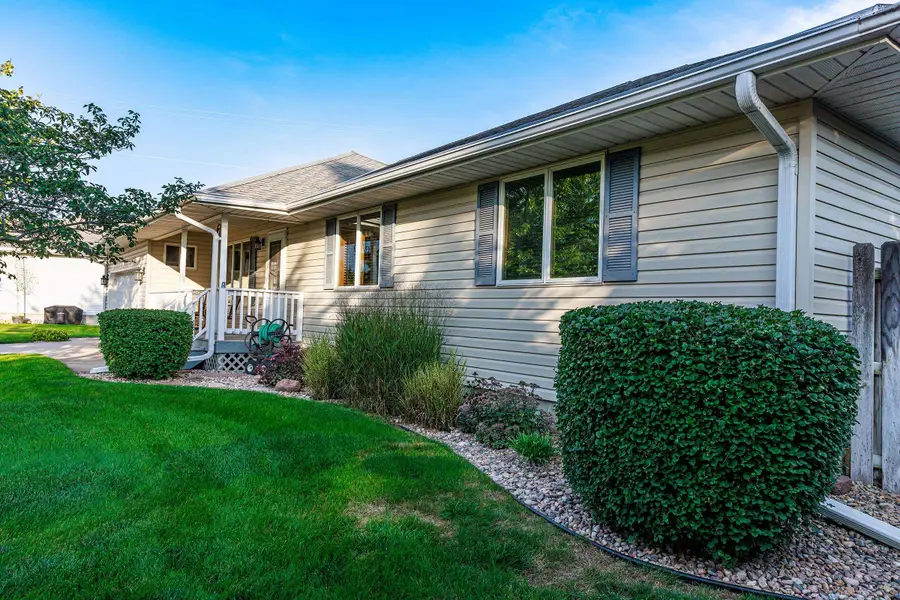 8 Sandy Point, Columbus, NE 68601 - #3