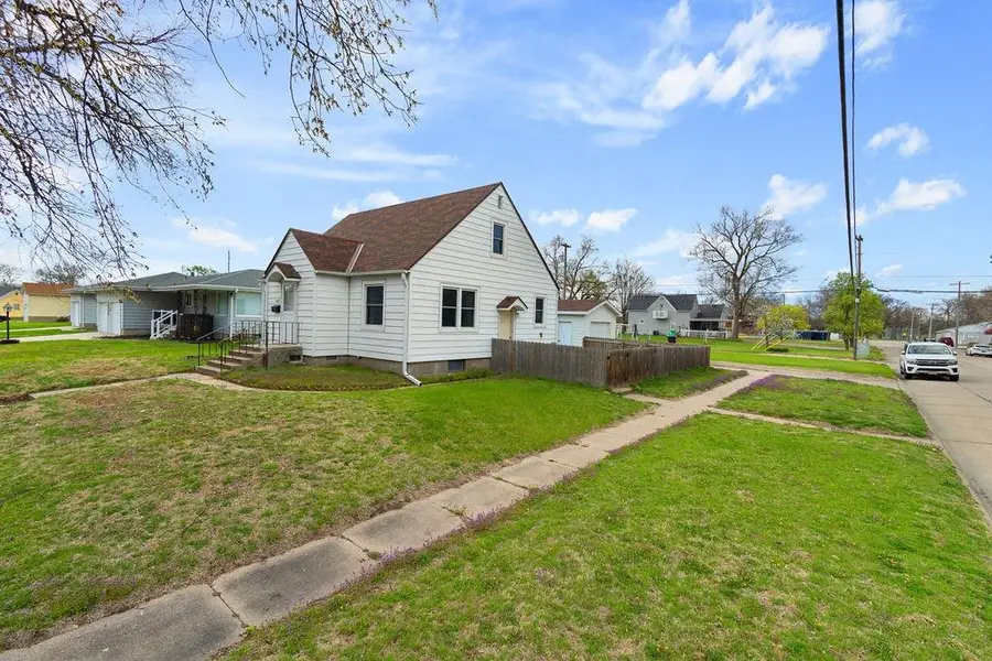 2621 7th Street, Columbus, NE 68601 - #2