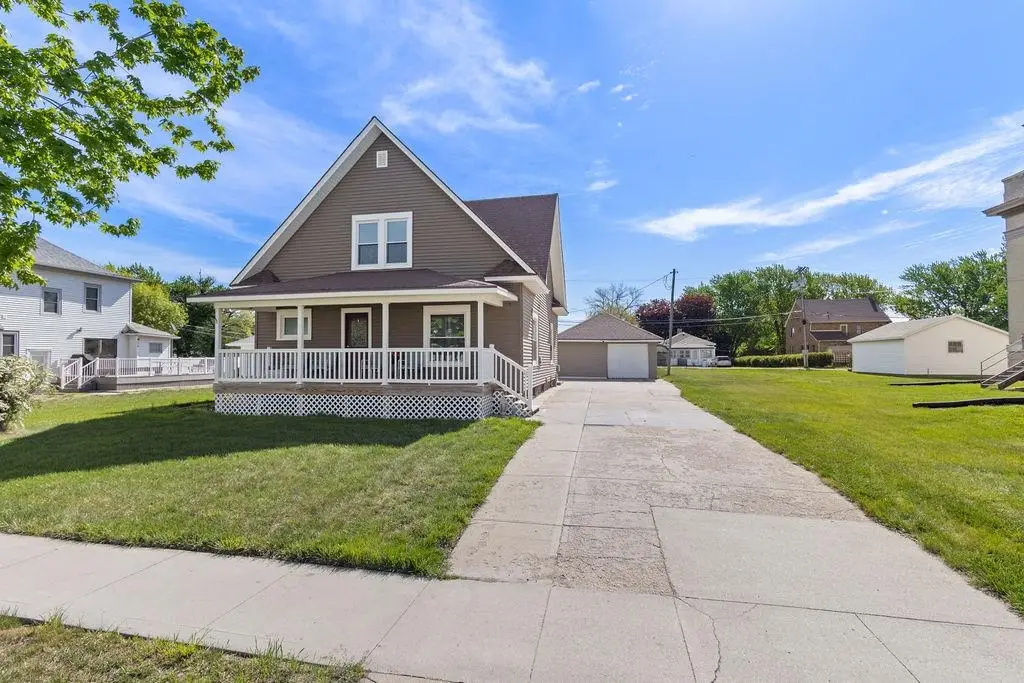 460 N 6th Street, David City, NE 68632 - #1