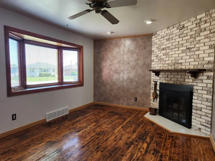 913 Becton Street, Columbus, NE 68601 - #2