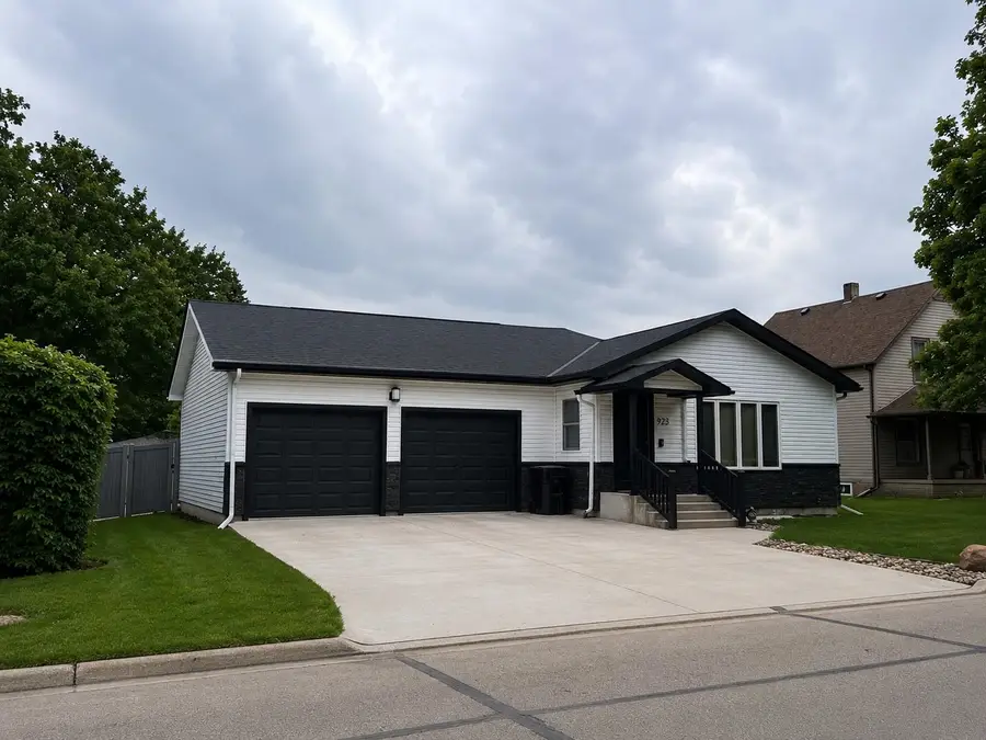 923 S 8th Street, Albion, NE 68620 - #2