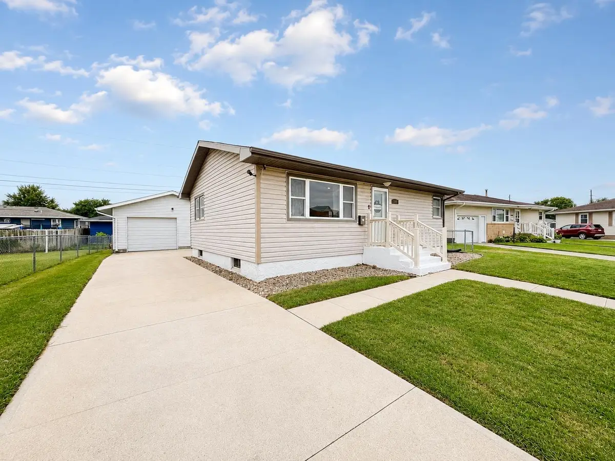 1660 Sunset Drive, Columbus, NE 68601 - #1