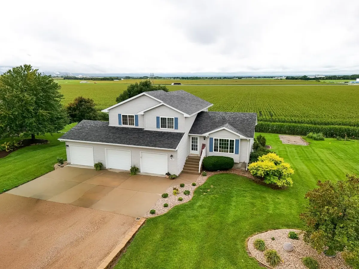 829 Comanche Street, Columbus, NE 68601 - #1