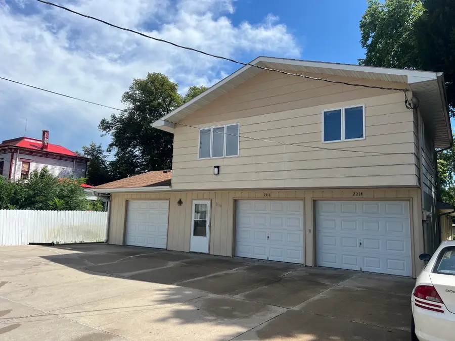 2318 8th Street, Columbus, NE 68601-0000 - #2