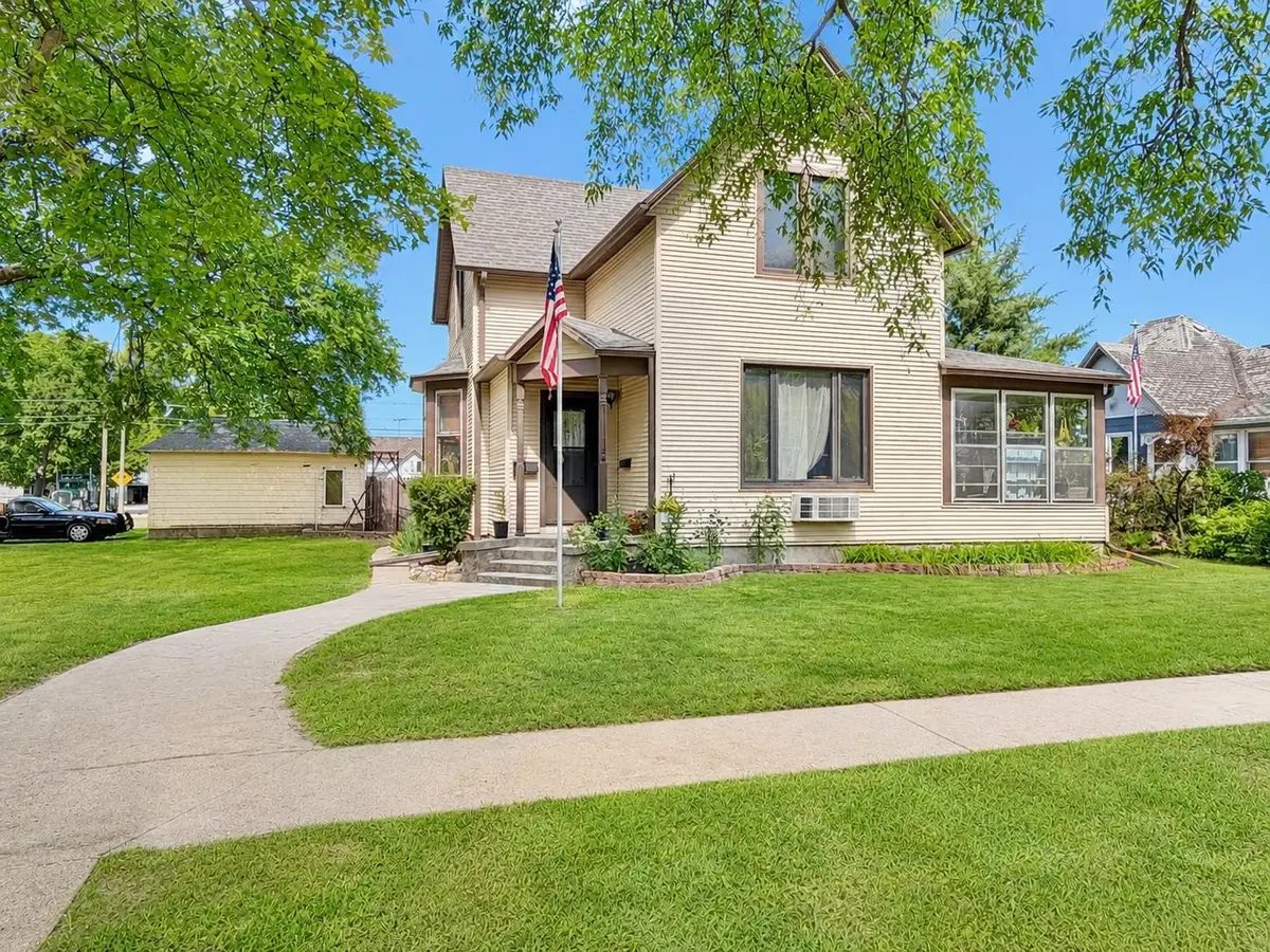 1822 11th Street, Columbus, NE 68601 - #1