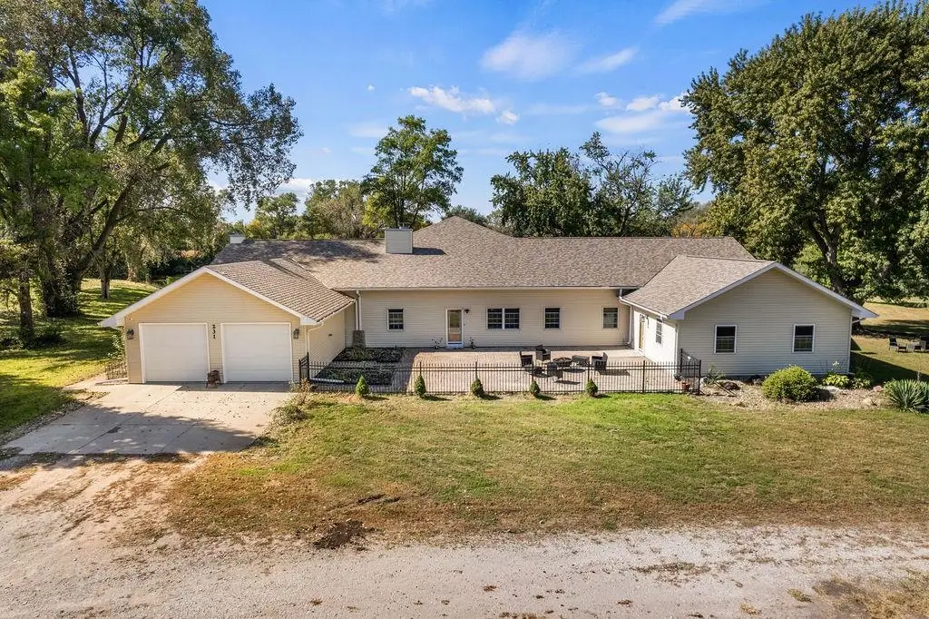 231 44th Road, Bellwood, NE 68624 - #1