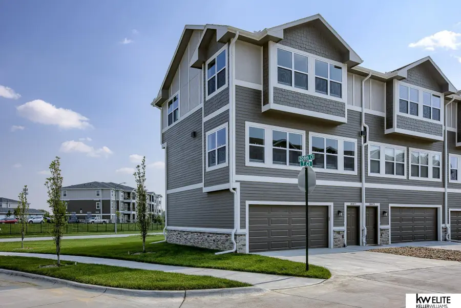 20871 T Court, Elkhorn, NE 68022 - Image #2