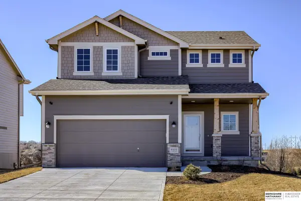 9502 S 180th Avenue, Omaha, NE 68136