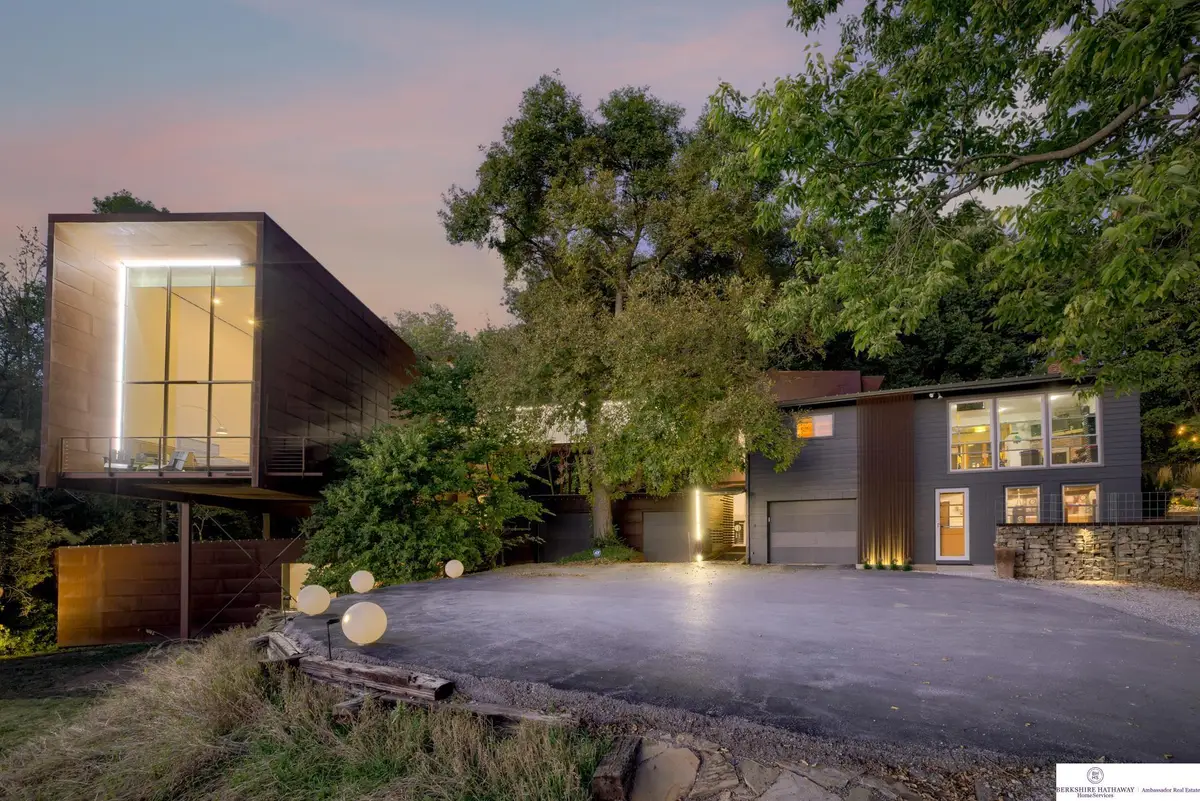 5550 Mckinley Street, Omaha, NE 68152 - #1