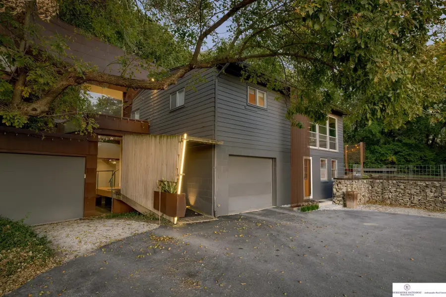 5550 Mckinley Street, Omaha, NE 68152 - #2