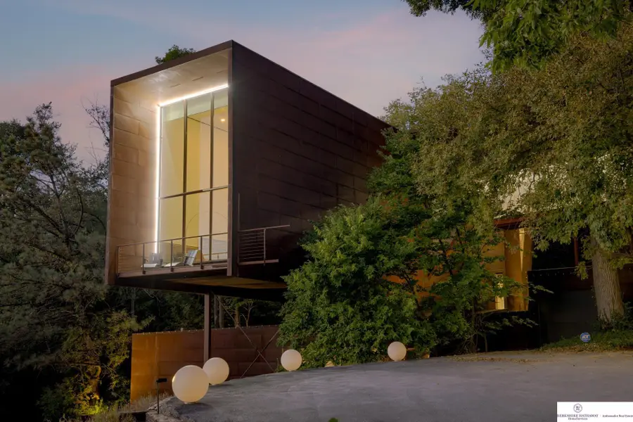 5550 Mckinley Street, Omaha, NE 68152 - #3