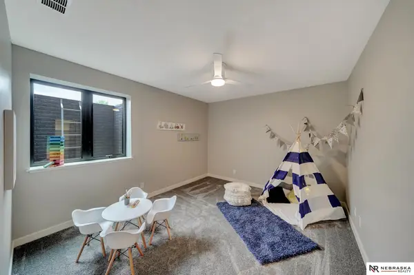 6527 S 90th Street, Lincoln, NE 68526