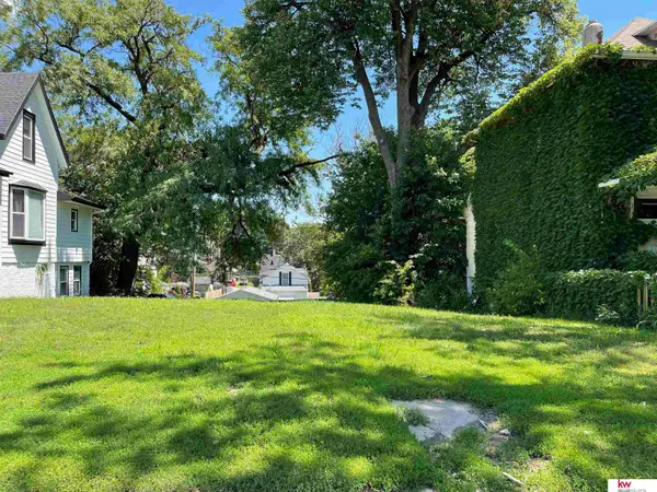 1505 S 28 Street, Omaha, NE 68105