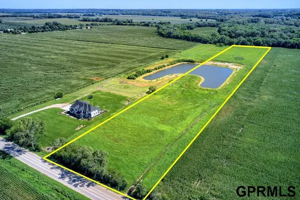 252 Between F & Q Street, Waterloo, NE 68069