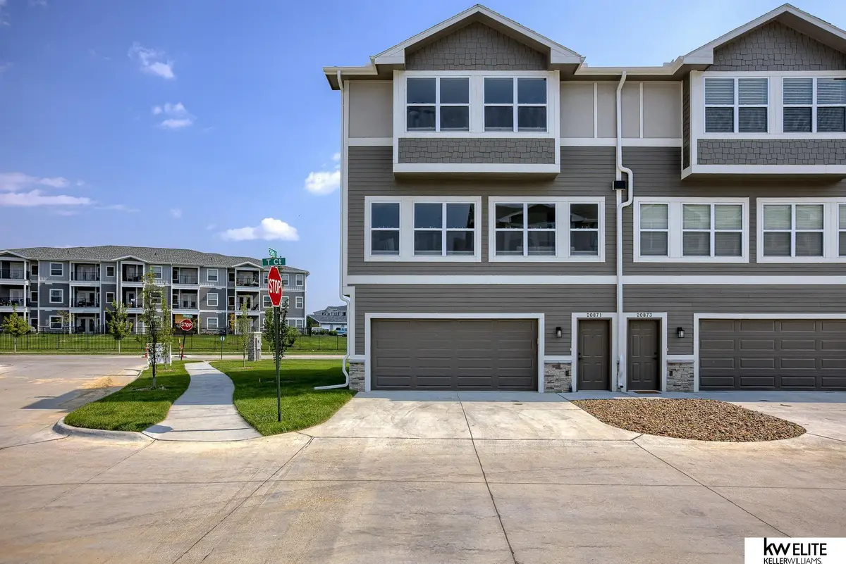 20877 S Court, Elkhorn, NE 68022 - Image #1