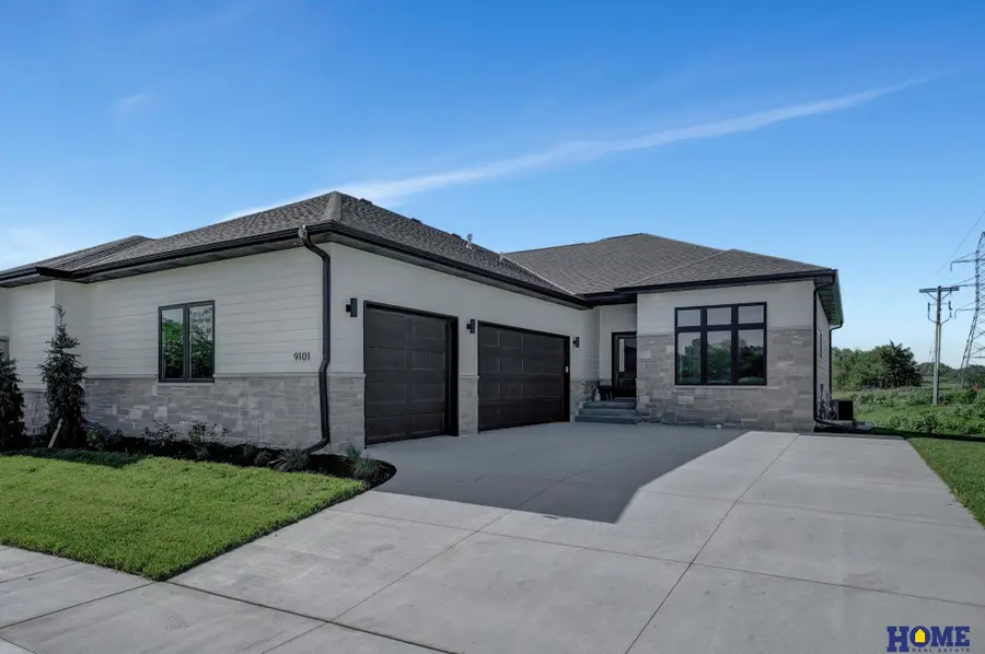 9101 White Horse Way, Lincoln, NE 68520 - Image #2