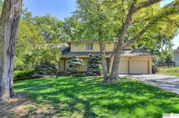 305 Heavenly Drive, Omaha, NE 68154