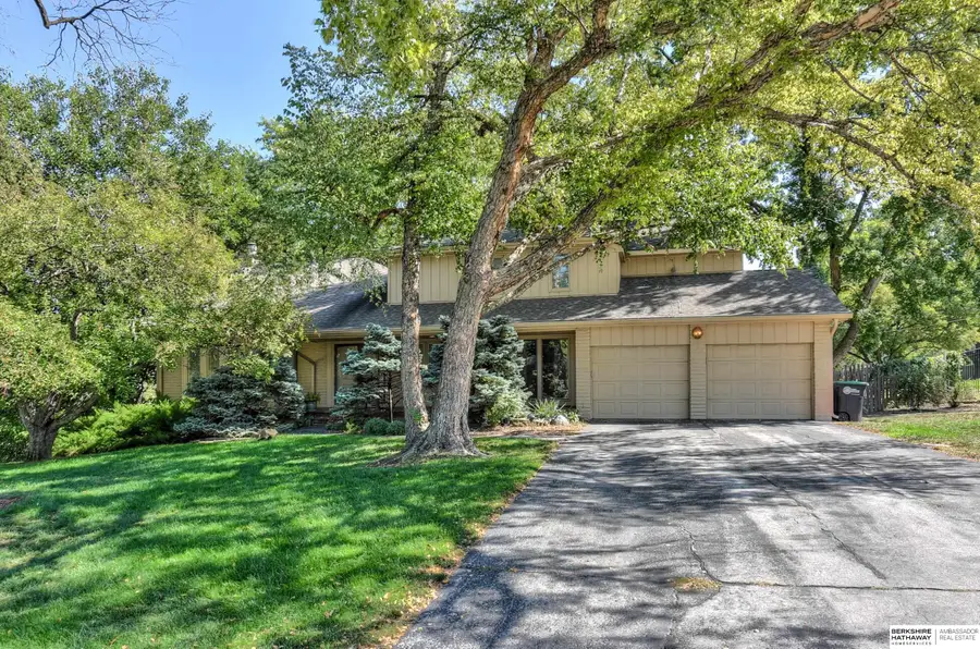 305 Heavenly Drive, Omaha, NE 68154 - Image #2
